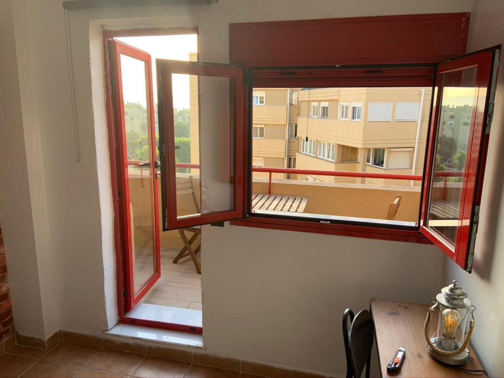 Room In A Shared Apartment Touching The Border :) La Línea de la Concepción 外观 照片