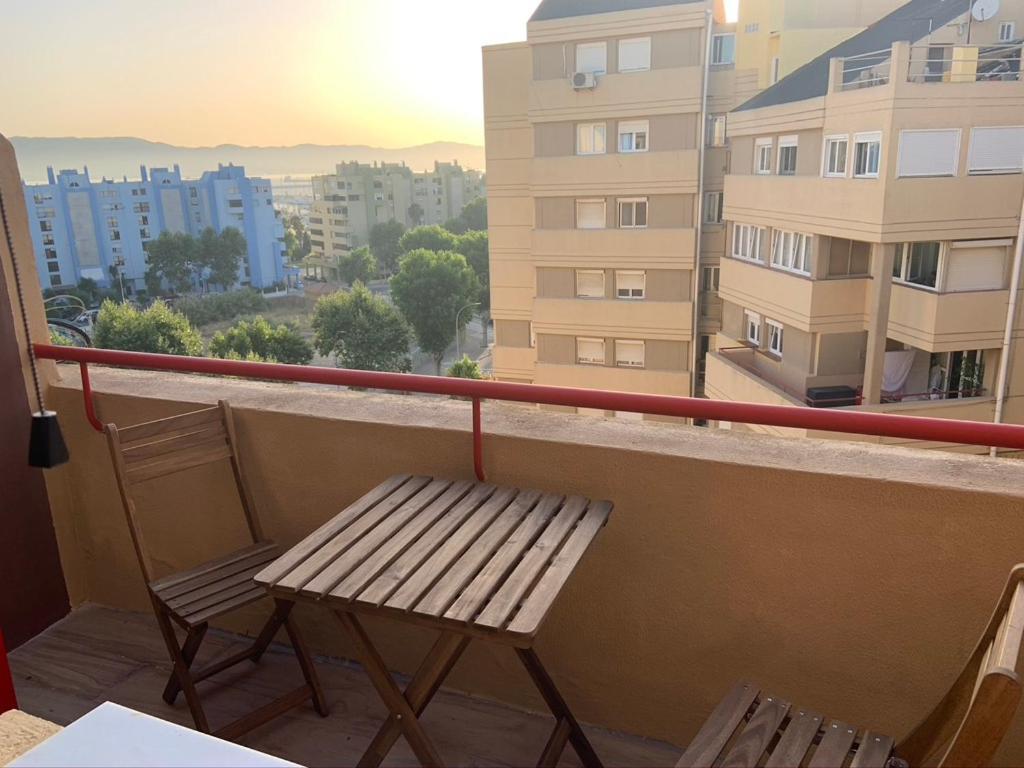 Room In A Shared Apartment Touching The Border :) La Línea de la Concepción 外观 照片